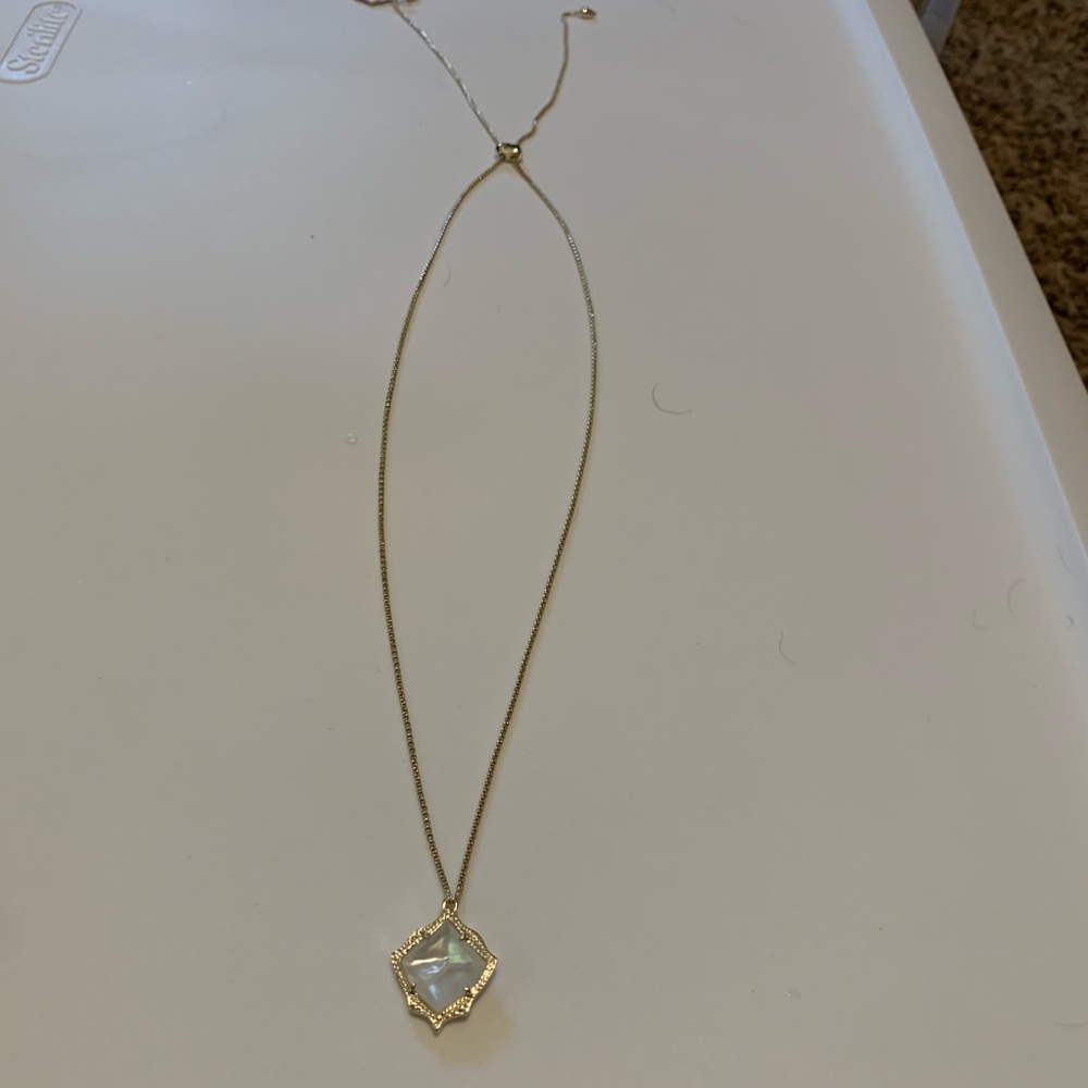 Kendra Scott Pearl and gold necklace